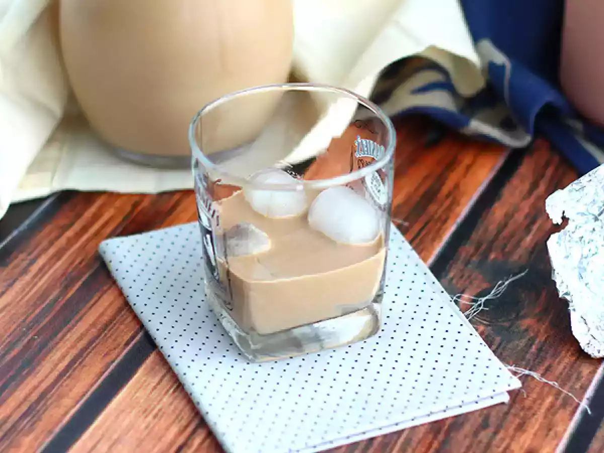 Homemade baileys irish cream liqueur