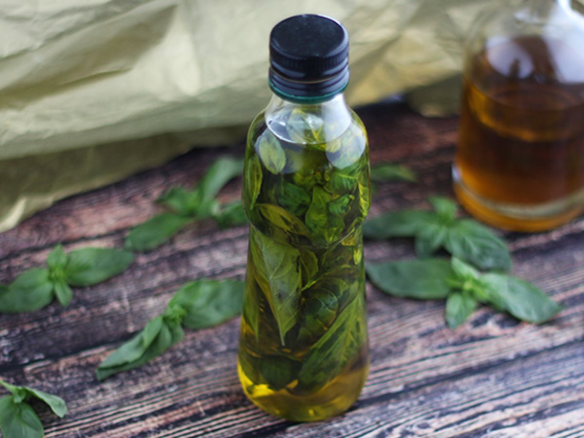 Homemade basil oil - photo 4