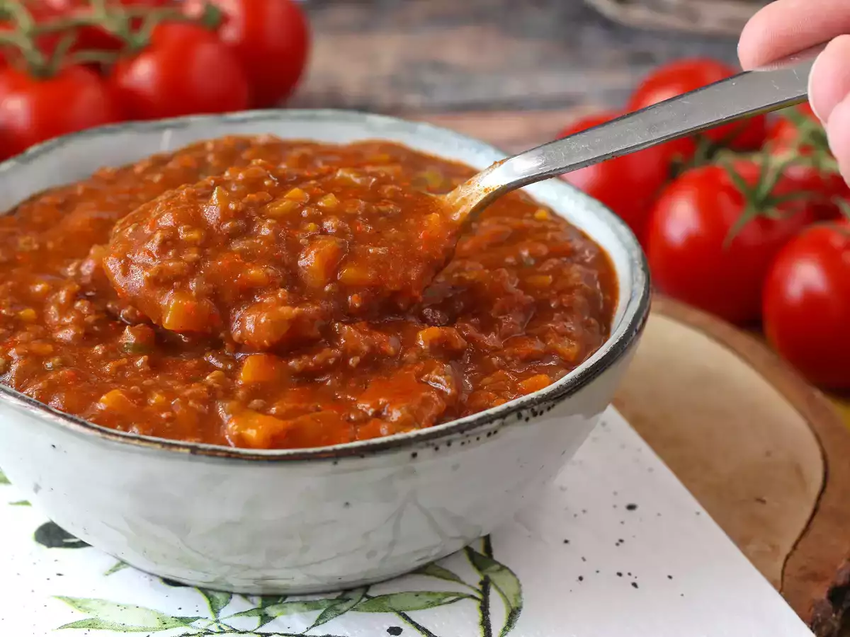Homemade bolognese sauce - ragù alla bolognese - photo 5