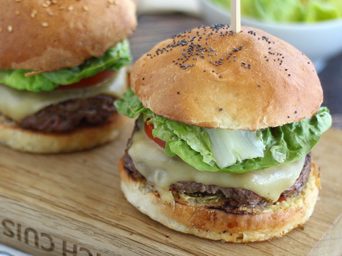 Homemade cheeseburger - Video recipe! - photo 2