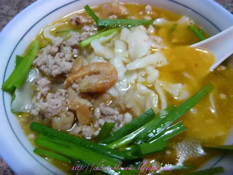 Homemade chinese knife shave noodles recipe (dao xiao mian)