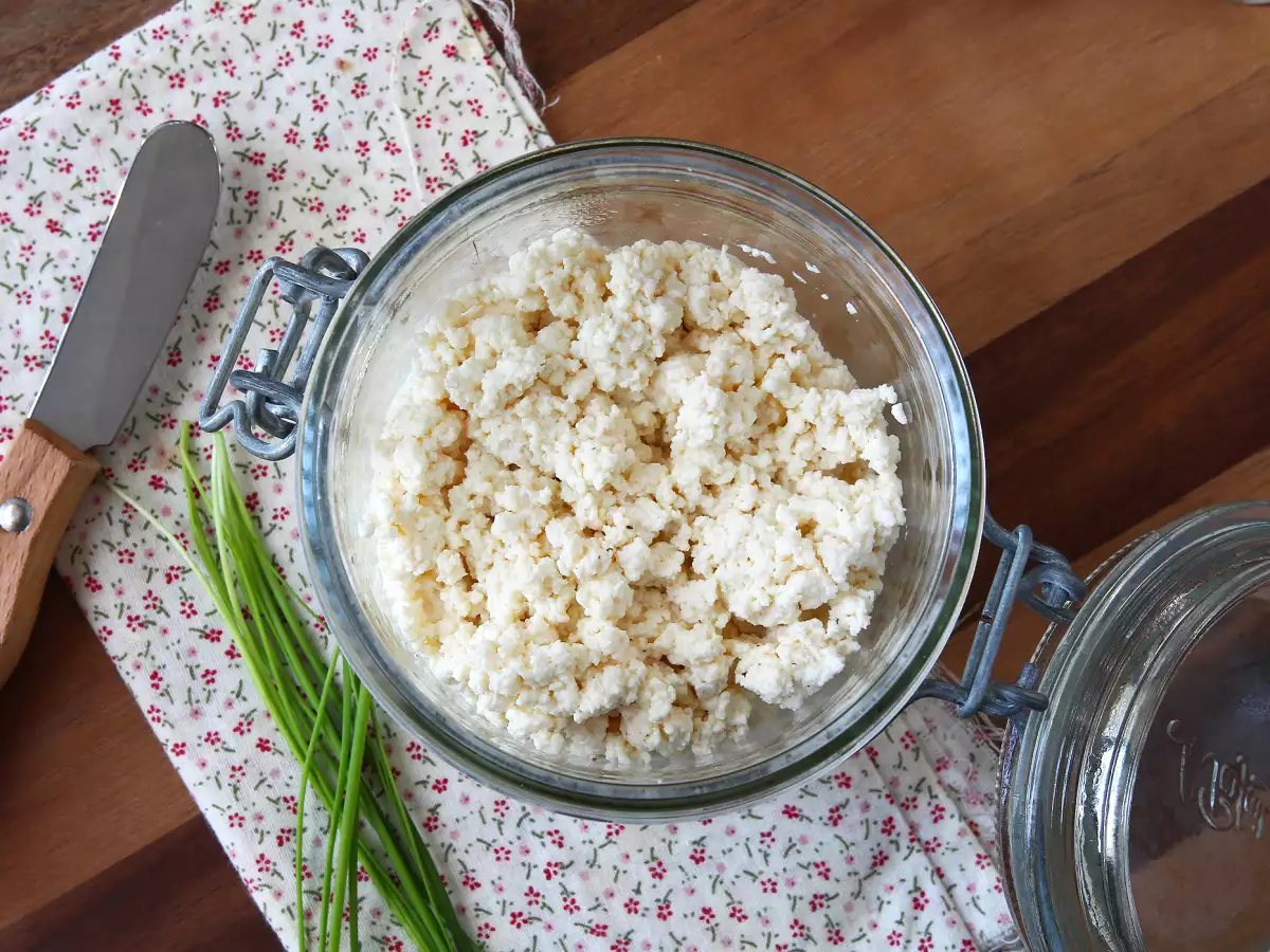 Homemade cottage cheese with just two ingredients! - photo 3
