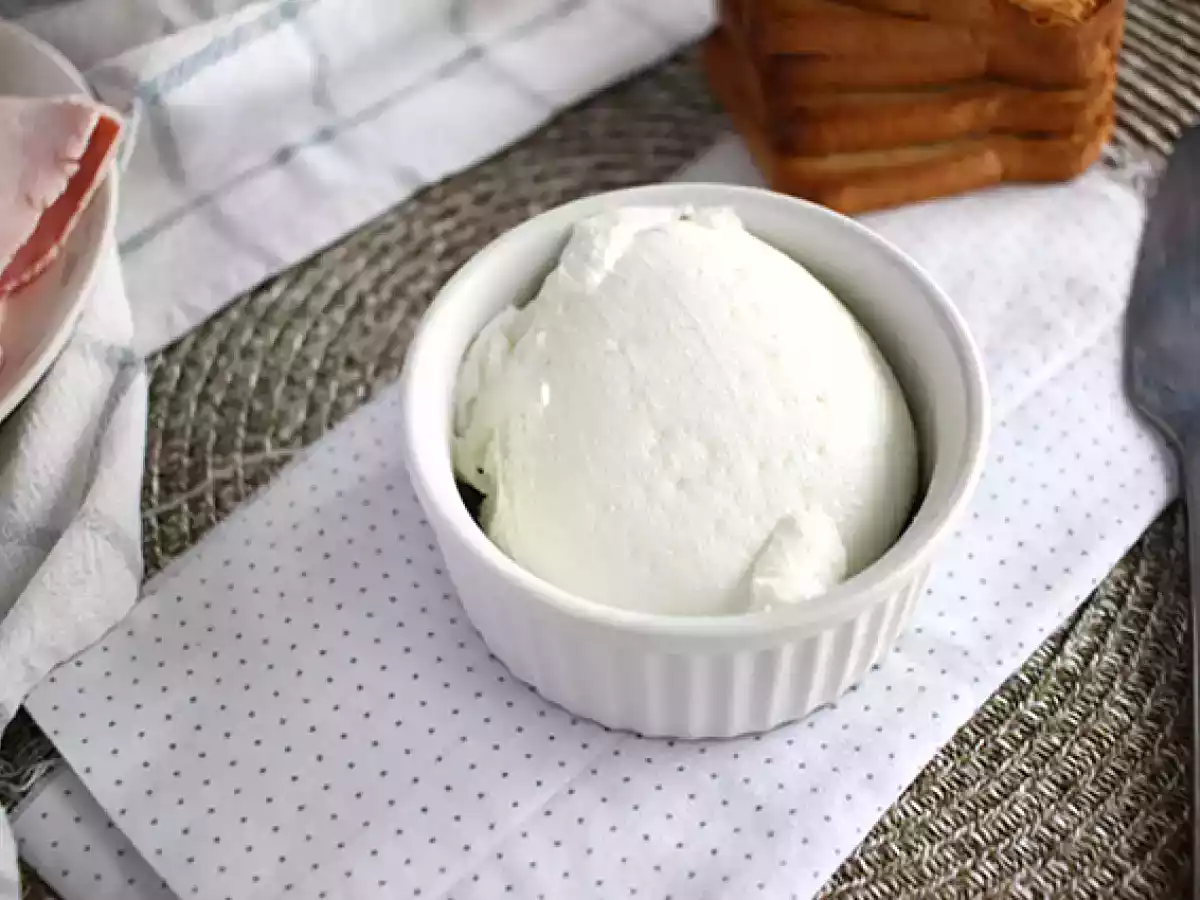 Homemade cream cheese (philadelphia style) with 2 ingredients - photo 3