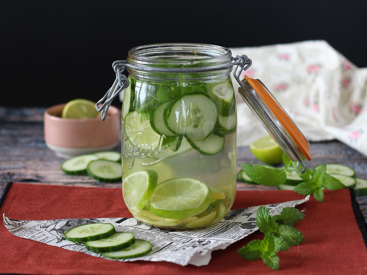 Homemade flavored water with cucumber, lime, mint and ginger