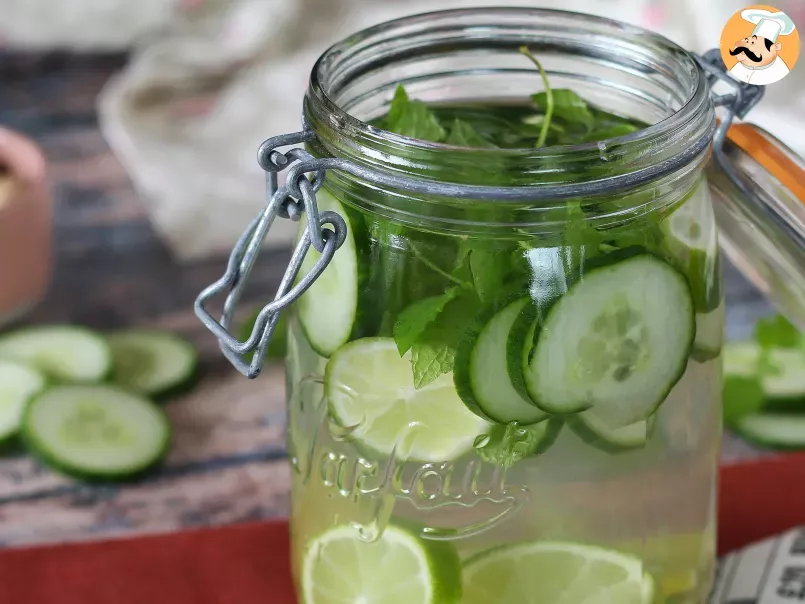 Homemade flavored water with cucumber, lime, mint and ginger, photo 2