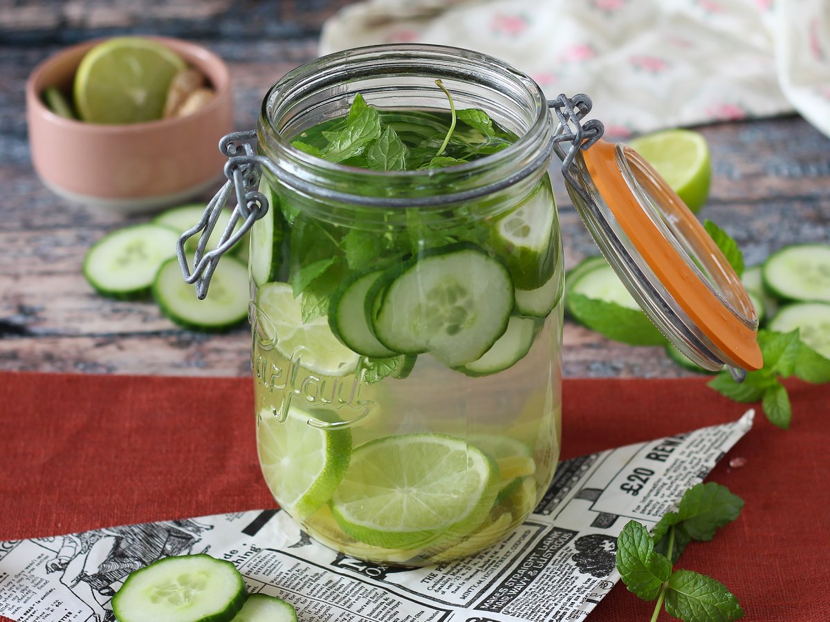 Homemade flavored water with cucumber, lime, mint and ginger - photo 3