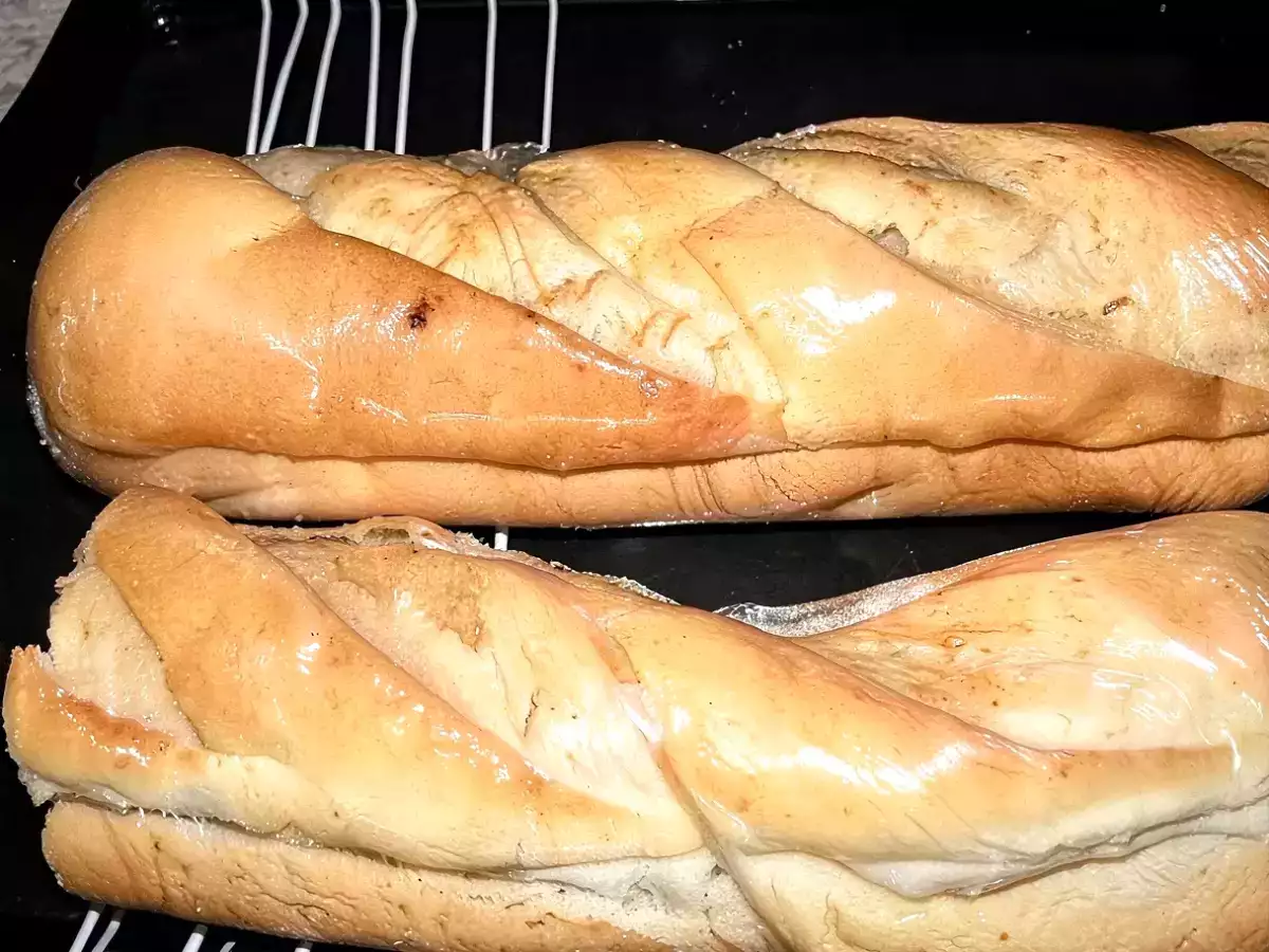 Homemade Garlic Bread (Never Been So Easy) - photo 3