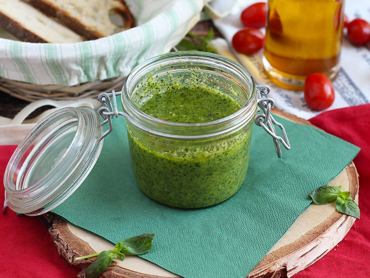 Homemade green pesto - pesto alla genovese - photo 2