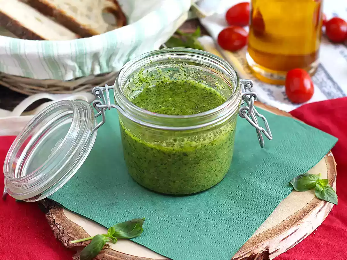Homemade green pesto - pesto alla genovese - photo 2