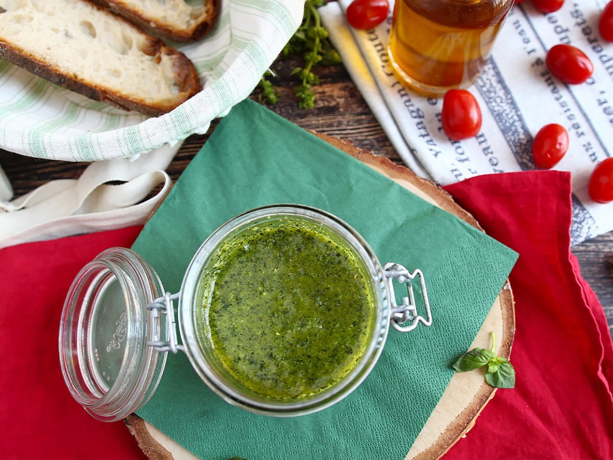 Homemade green pesto - pesto alla genovese - photo 4