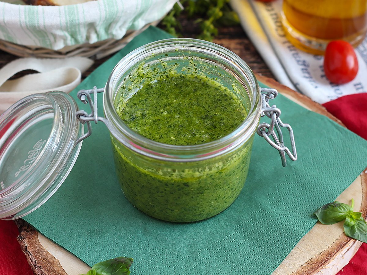 Homemade green pesto - pesto alla genovese - photo 5