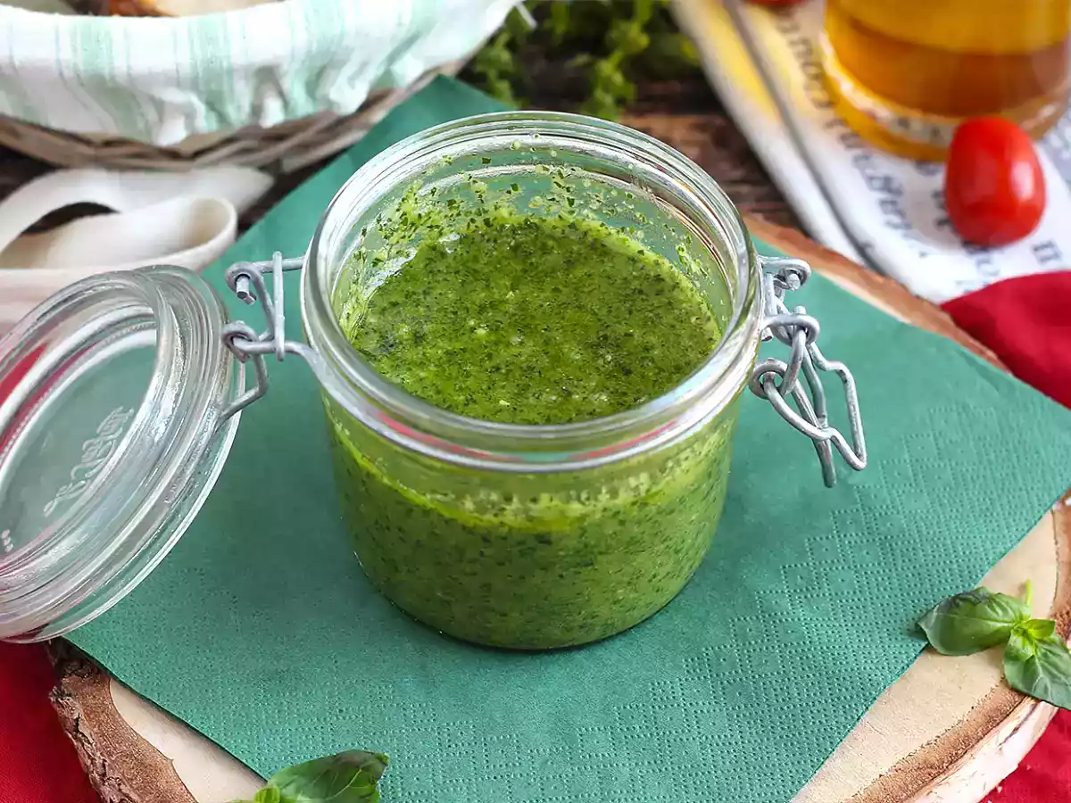 Homemade green pesto - pesto alla genovese - photo 5