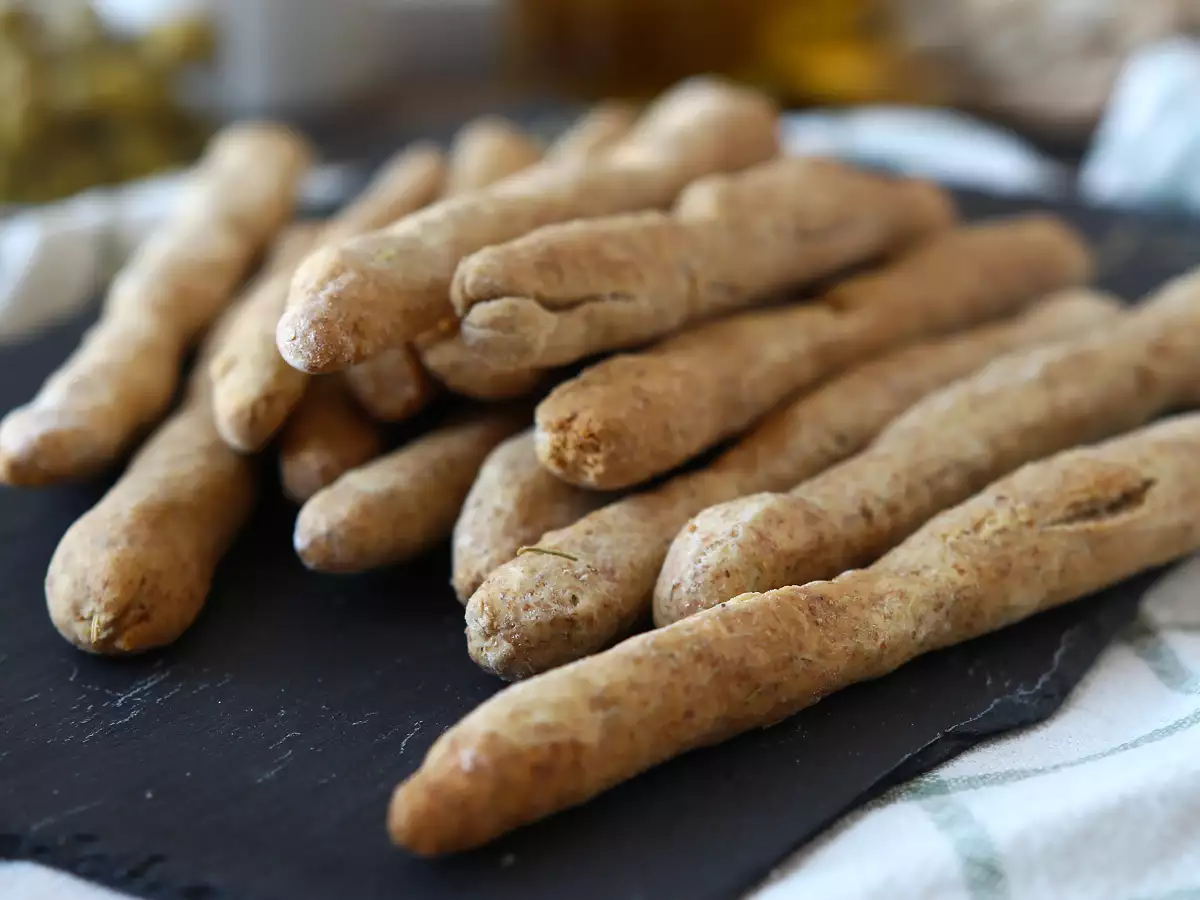 Homemade healthy herb grissini (breadsticks) - photo 3