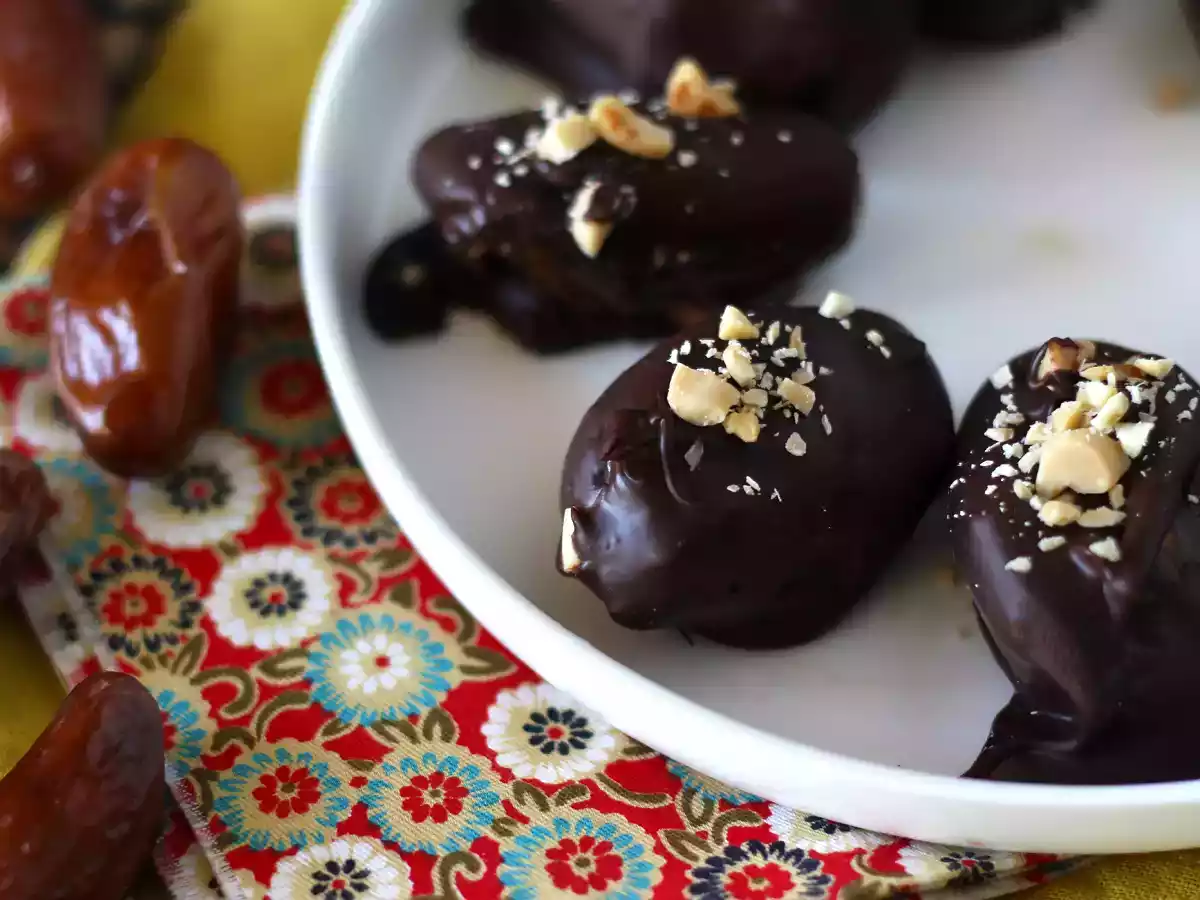 Homemade healthy snickers bars with dates - photo 2