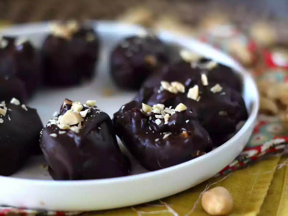 Homemade healthy snickers bars with dates - photo 5