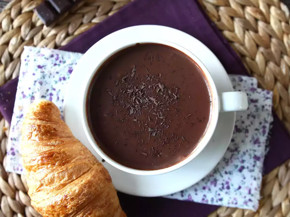 Homemade hot chocolate: the easy recipe for thick, shiny, silky chocolate - photo 4