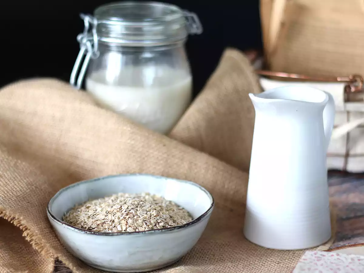 Homemade oat milk (easy, quick, and economical!) - photo 4