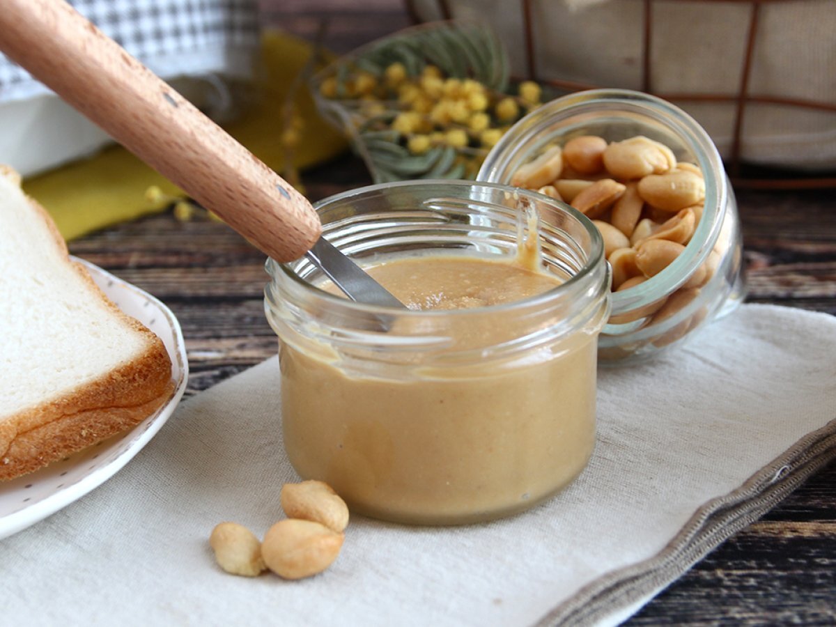 Homemade peanut butter