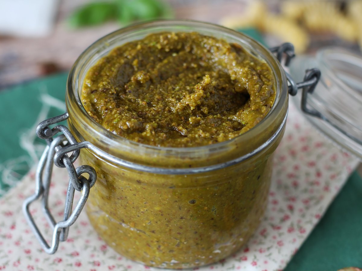 Homemade pistachio pesto, the easy and tasty sauce - photo 2