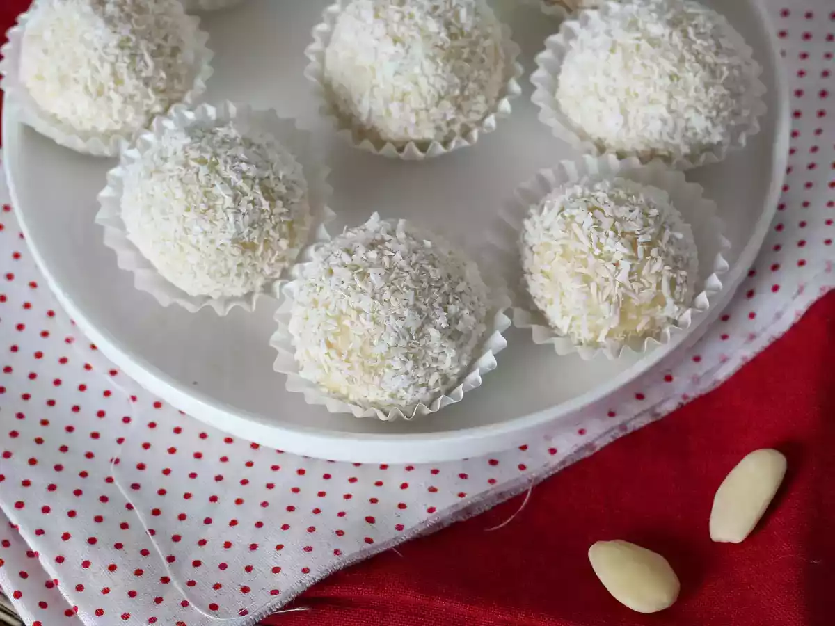 Homemade raffaello : coconut, white chocolate and almond treats ! - photo 3