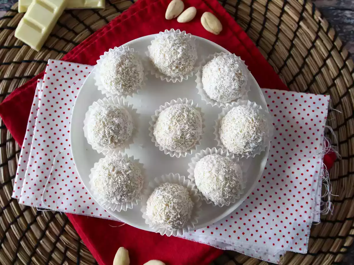 Homemade raffaello : coconut, white chocolate and almond treats ! - photo 4