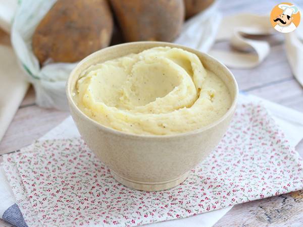 Homemade simple mashed potatoes