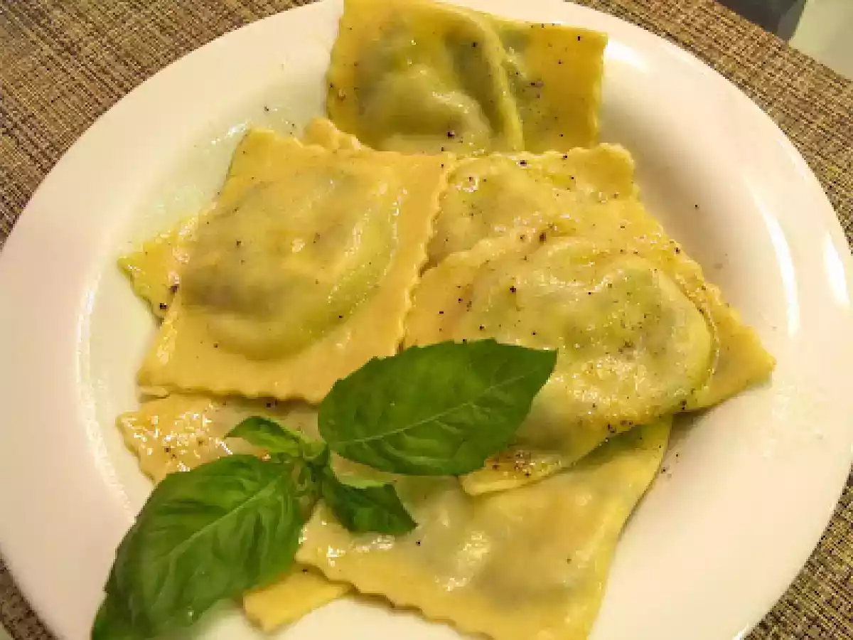 Homemade Spinach and Ricotta Ravioli