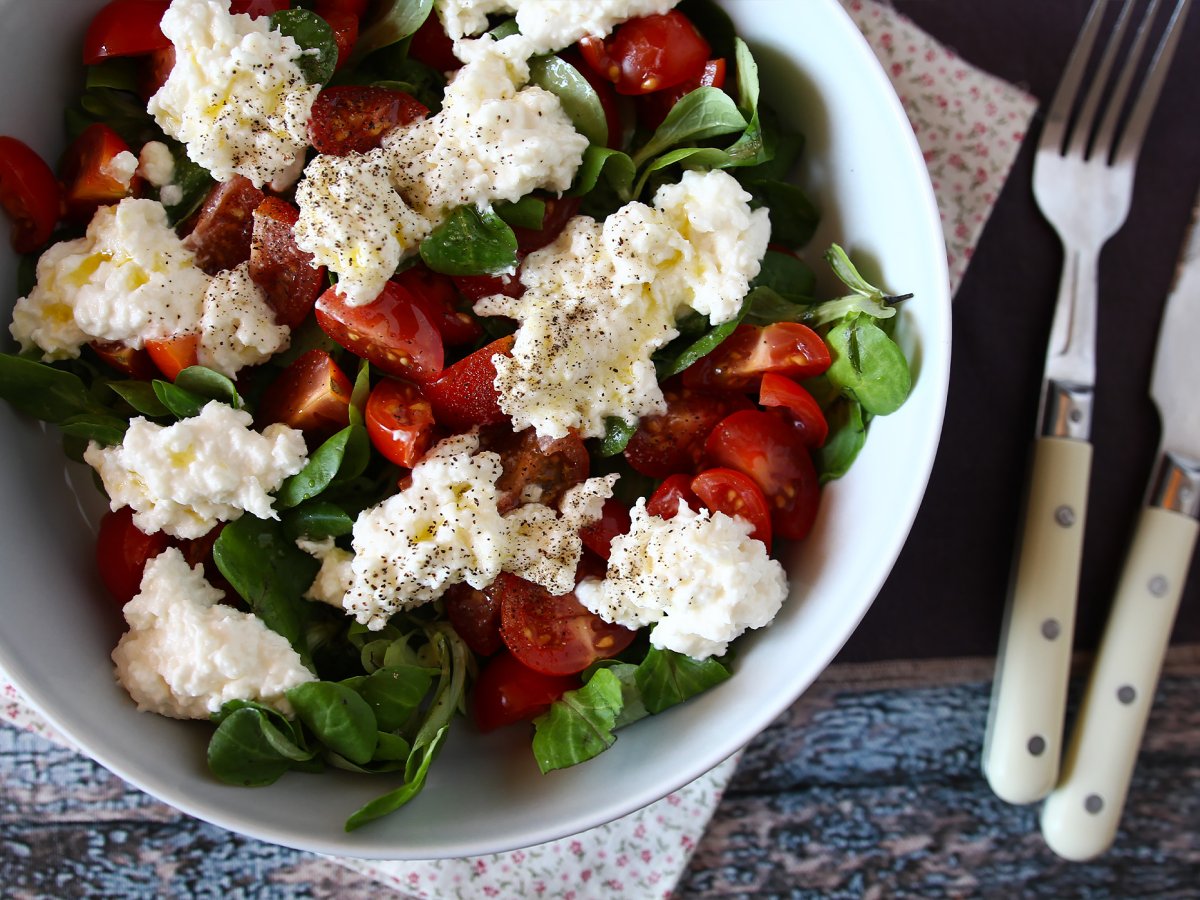 Homemade stracciatella, easy, cheap and quick recipe for burrata cream - photo 4