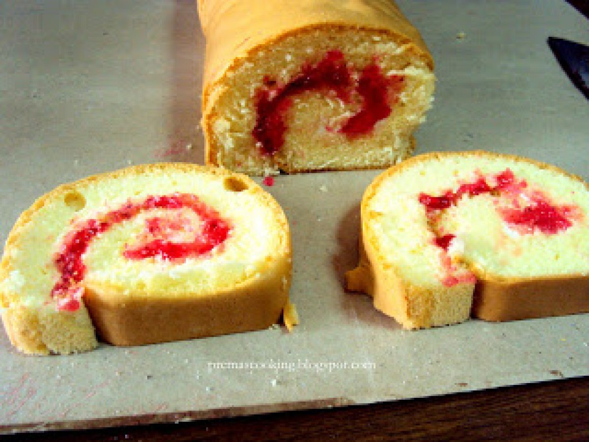 Homemade Swiss Roll - photo 3