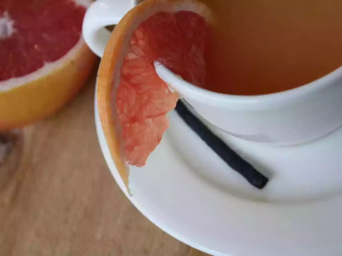 Hot Grapefruit Tea