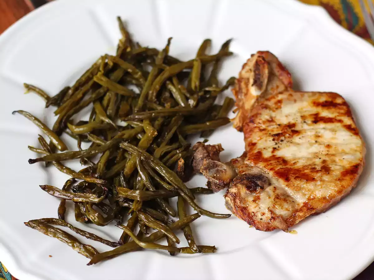 How do I cook a pork chop in the air fryer? - photo 3