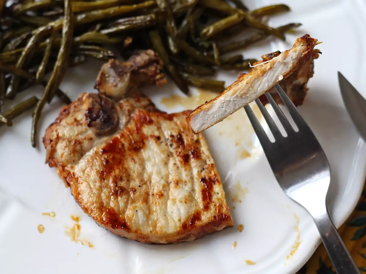 How do I cook a pork chop in the Airfryer? - photo 6
