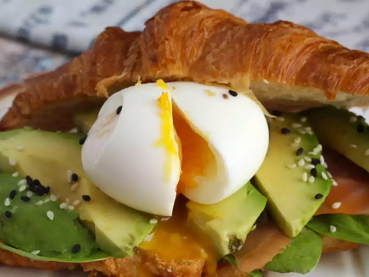 How do you cook a soft-boiled egg? - photo 3
