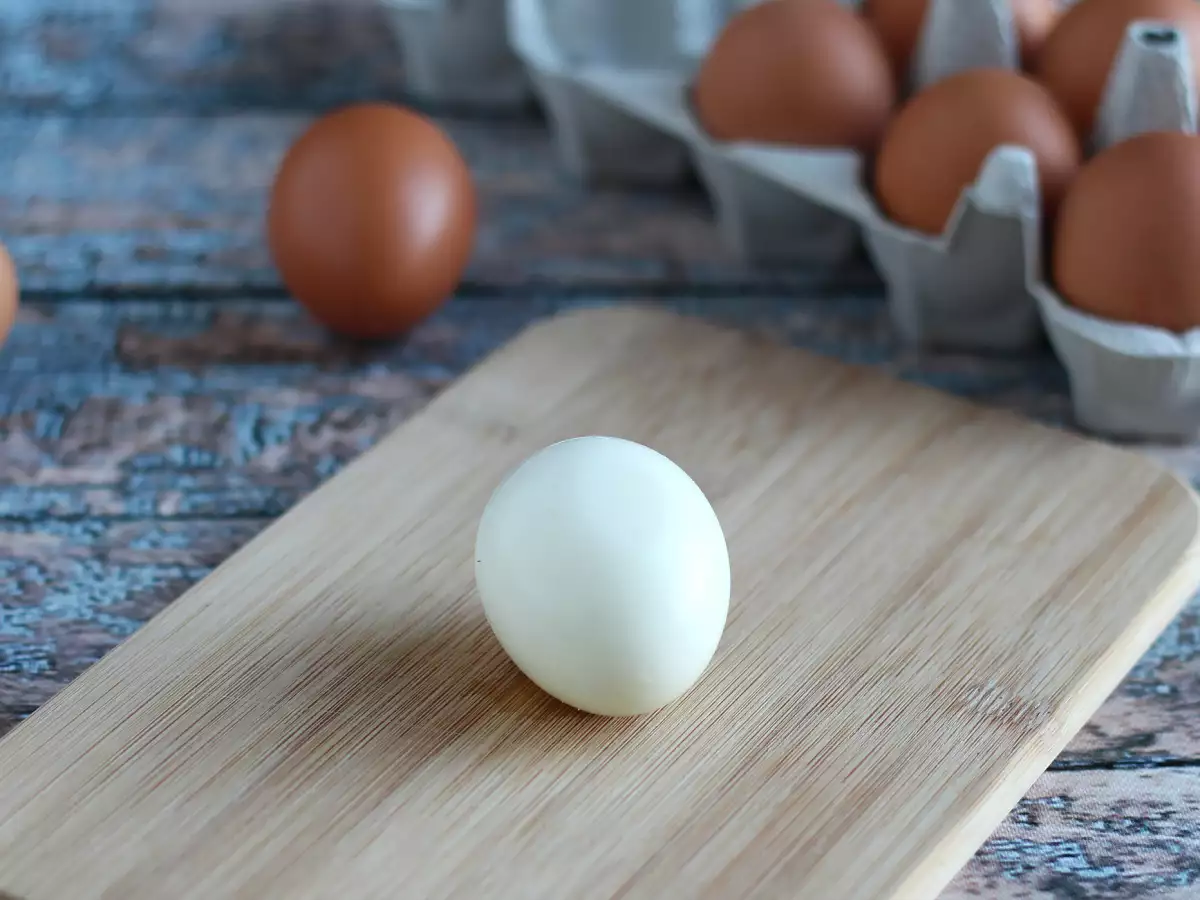 How do you hard-boil an egg? - photo 2