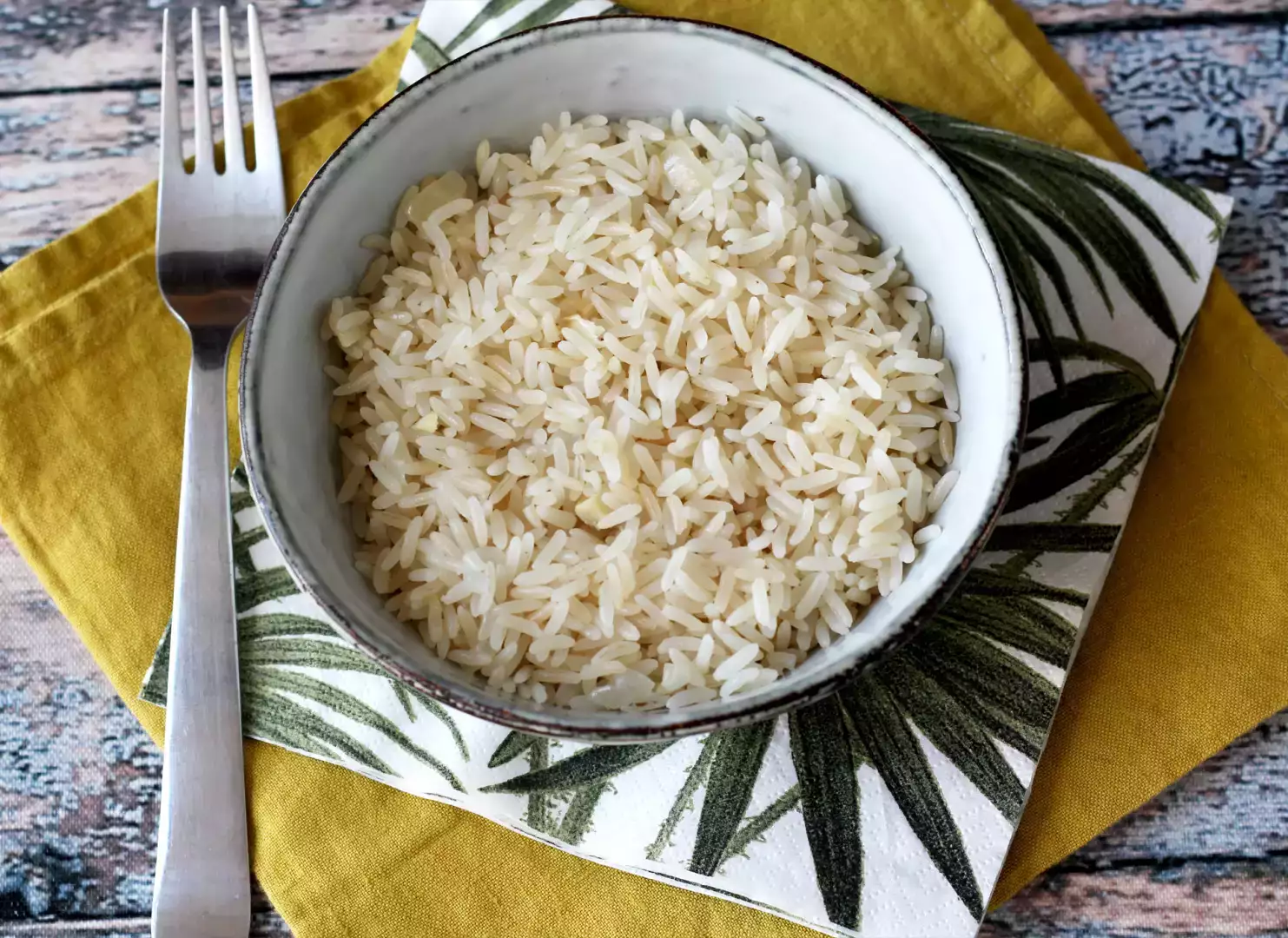 How do you make fluffy white rice?