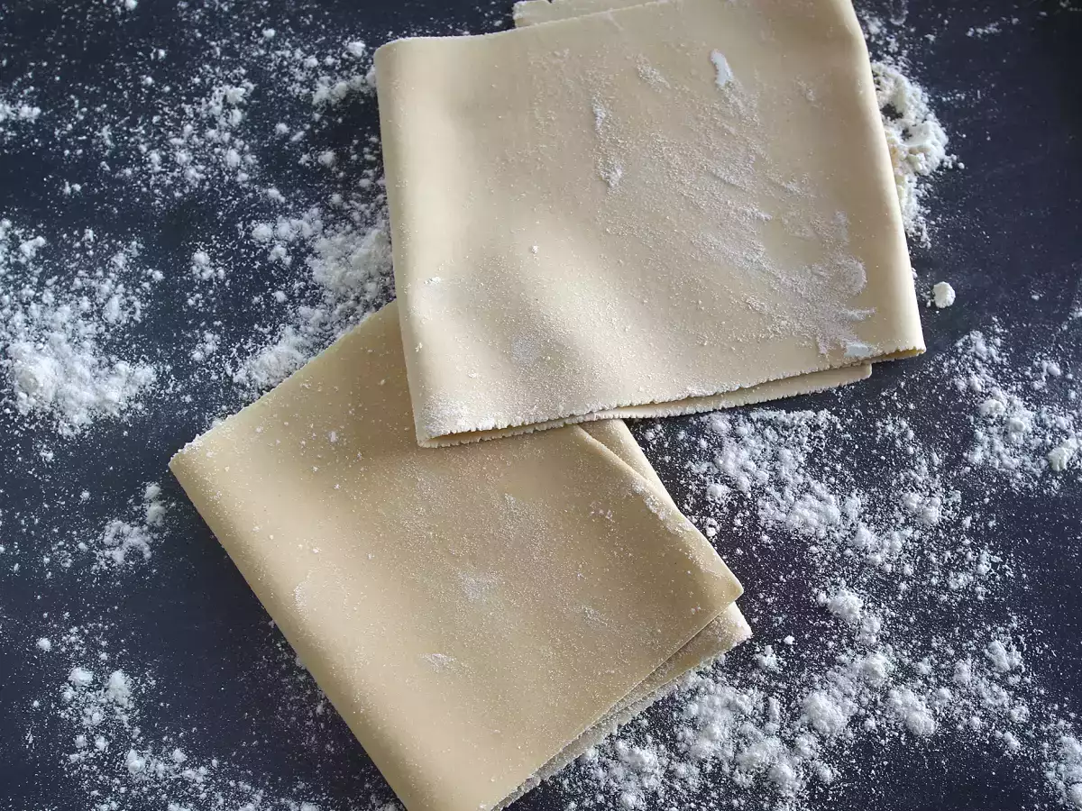 How do you make homemade lasagne pasta?