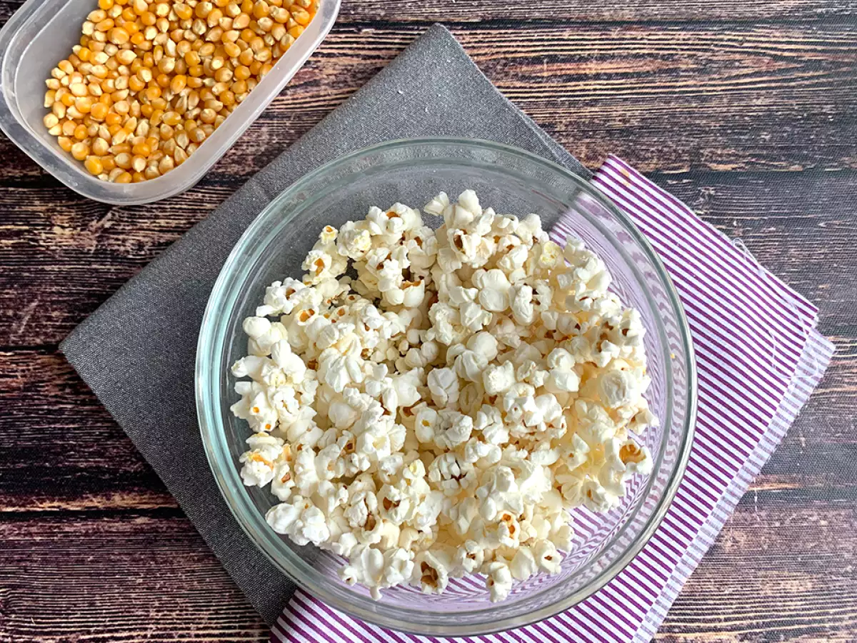 How do you make popcorn in the microwave? (without oil) - photo 2