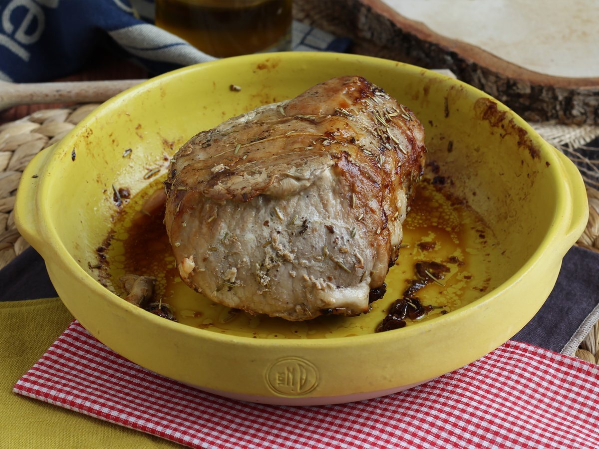 How to bake a roast pork? - photo 2