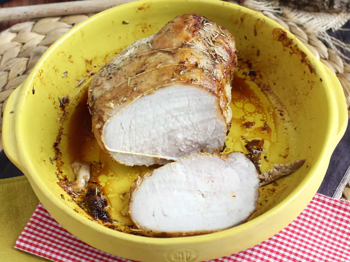 How to cook a pork roast in the oven? - photo 3