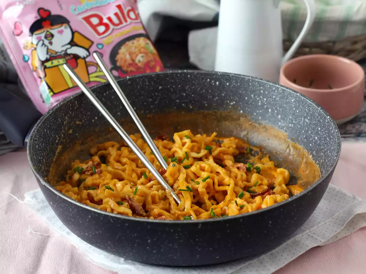 How to cook buldak carbonara flavor ramen? the best recipe with milk and cheese!