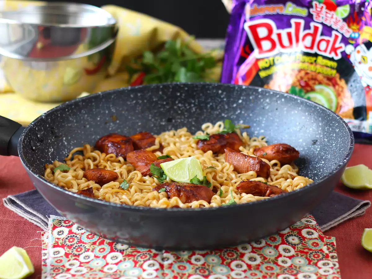 How to cook Buldak Habanero Lime noodles with marinated chicken! - photo 2