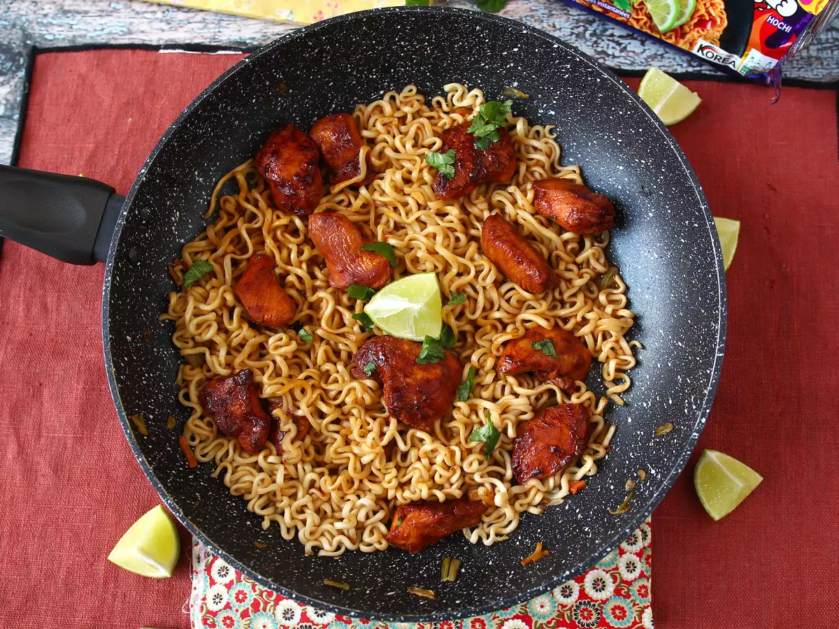 How to cook Buldak Habanero Lime noodles with marinated chicken! - photo 3