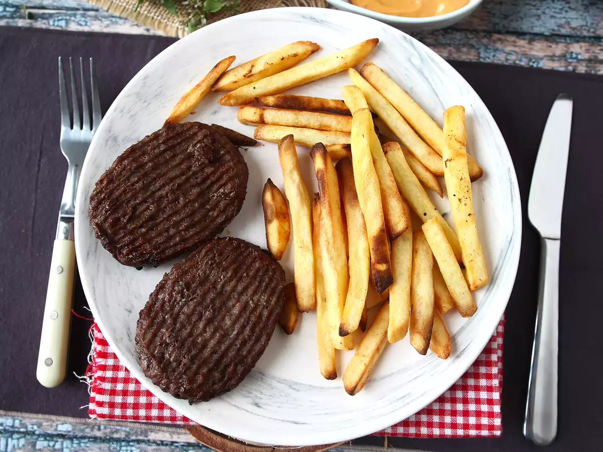 How to cook ground beef patties in the air fryer? - photo 4