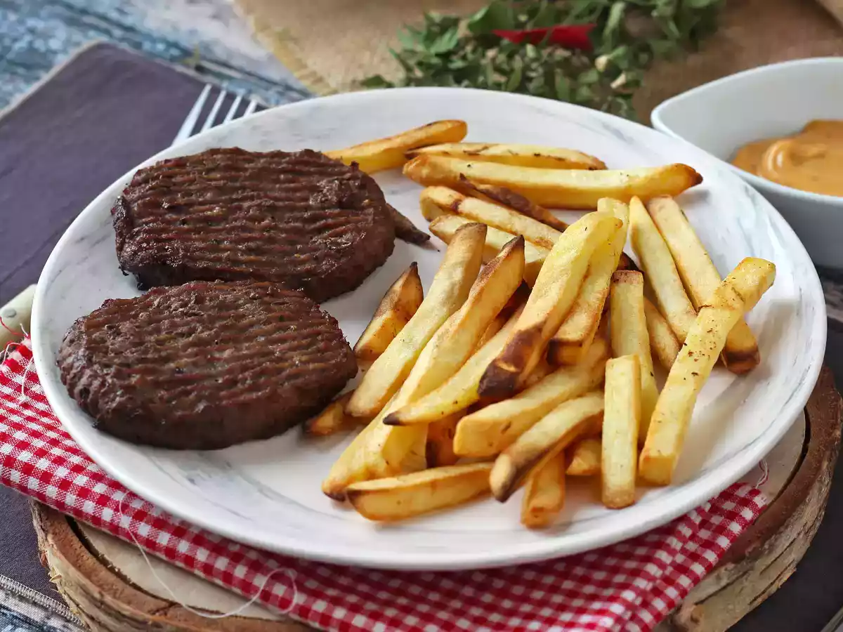How to cook ground beef patties in the airfryer? - photo 3