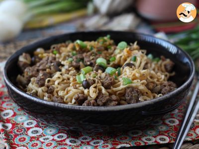 How to cook instant noodles? Quick recipe with beef and mushrooms!