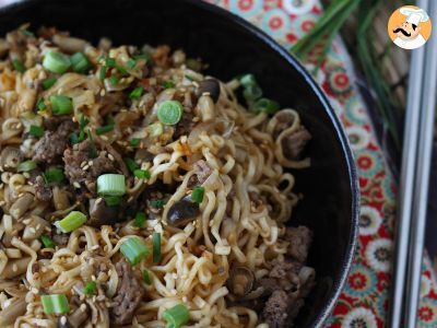 How to cook instant noodles? quick recipe with beef and mushrooms! - photo 4