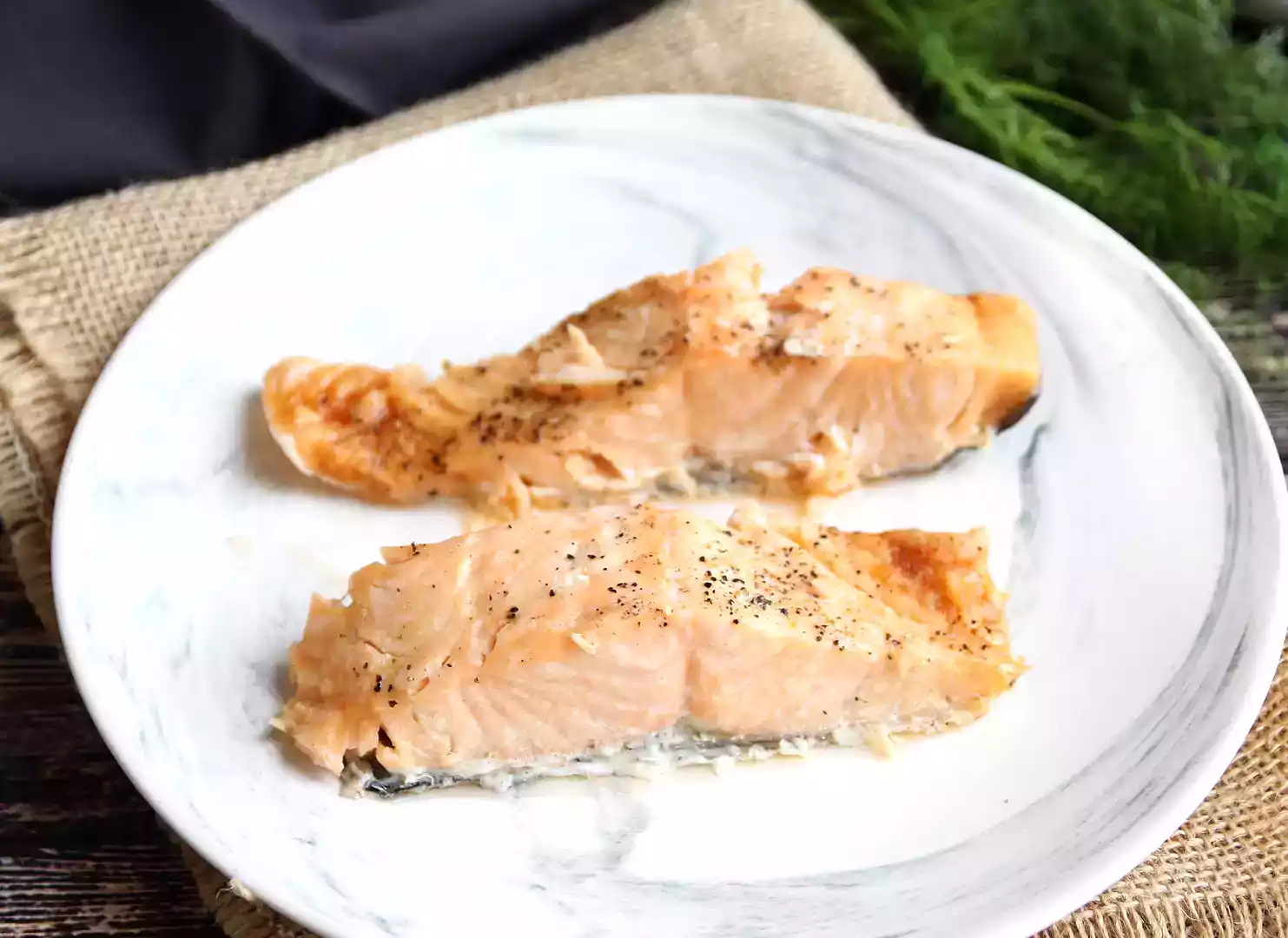 Microwave salmon recipe: quick and easy cooking guide