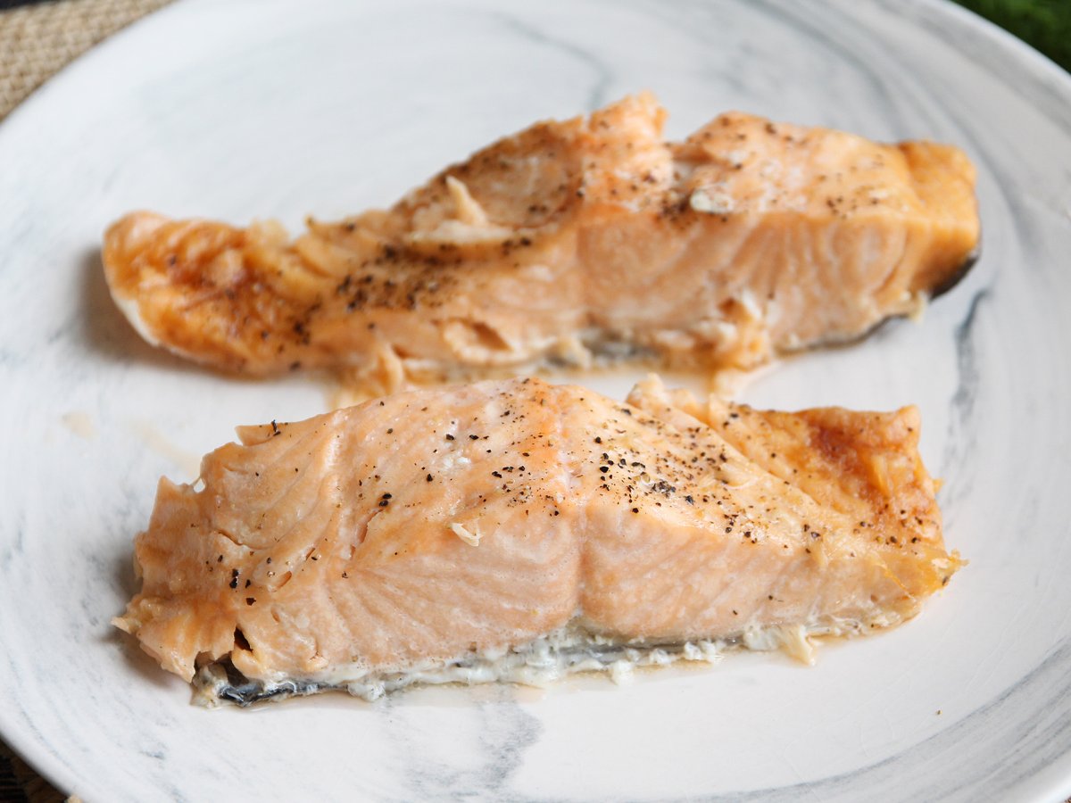 How to cook salmon in the microwave? - photo 2