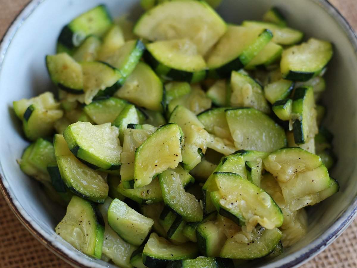 How to cook zucchini in a pan? - photo 3