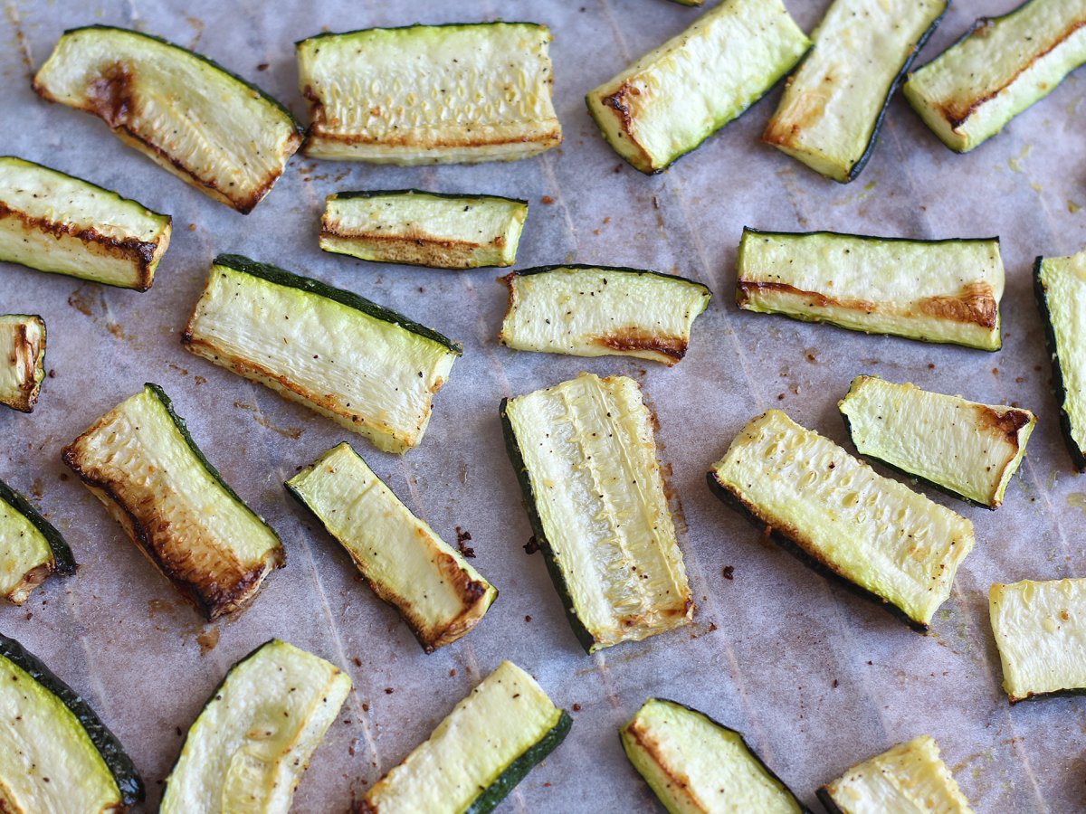 How to cook zucchini in the oven? - photo 2